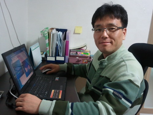 모두가 행복한 세상을 꿈꿀 수 있는.. 또한 서로의 기쁨과 아픔을 나눌 수 있는 세상을 바라는...