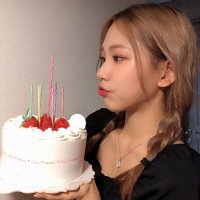 틴 (@yochwn) 's Twitter Profile