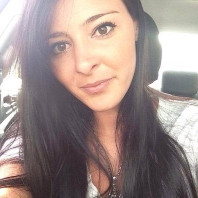 AnnaLamber32896's profile picture. 