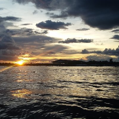 jimmy_encinas's profile picture. LA vIDA ES MUY LINDA Y NO BUSQUES MOTIVOS PARA ESTAR TRISTE.