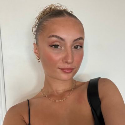 juliie_cx's profile picture. motomami❤️‍🔥