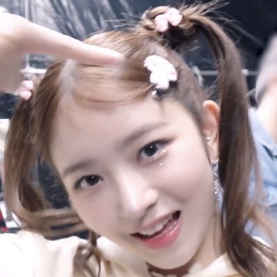 eenymeenymiu's profile picture. for selling purpose