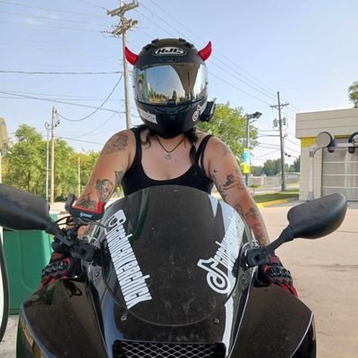 @Gothicbikerchik