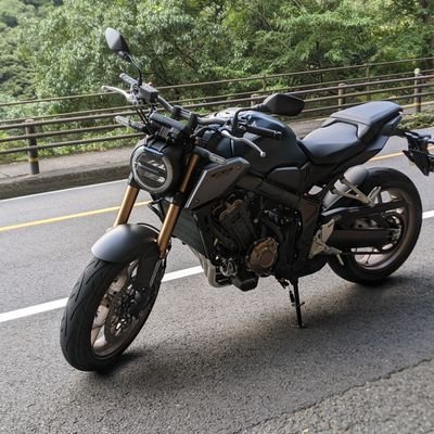 fishine0528's profile picture. バイク（CB650R）、車（86/ZN6）、プラモデル、カメラ、ロードバイク、熱帯魚どれも中途半端に楽しんでいます。