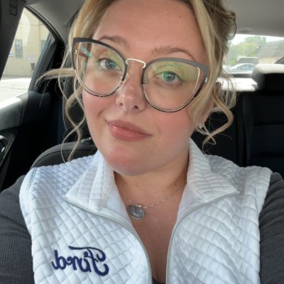 Emily Gabler | Pop culture guru, dog mom, house plant enthusiast and Digital Engagement Lead for @Ford #ElectricVehicles ⚡️ | Opinions are my own