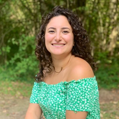 _riama's profile picture. 