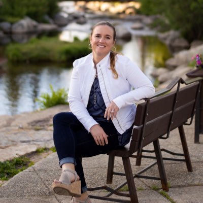 21CenturyW's profile picture. Creating a 💕community that shares 🔑to encourage and empower Founded by @coachbalogun Find us on IG @21st.centurywomen