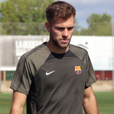 Entrenador de porteras @FCBfemeni.

Portero de la @Montanyesa1927.

Estudiante @UniBarcelona.