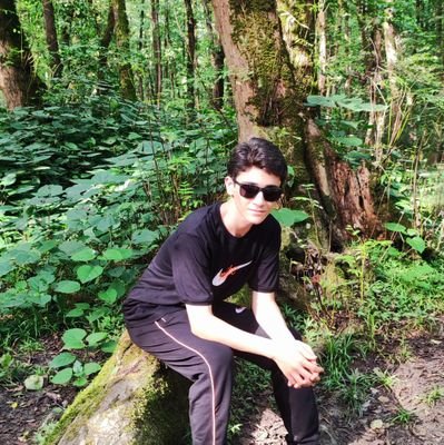 pouria693190's profile picture. music=love