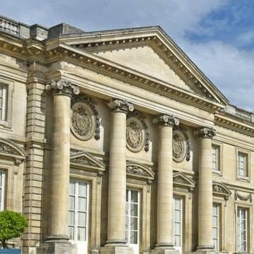 Passion de Louis XV, résidence de Napoléon Ier et Napoléon III.
Trois musées et un parc à moins d'une heure de Paris !
#compiegne #culture #art #patrimoine