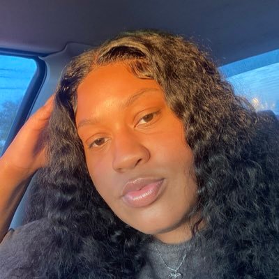 therealdridri's profile picture. 