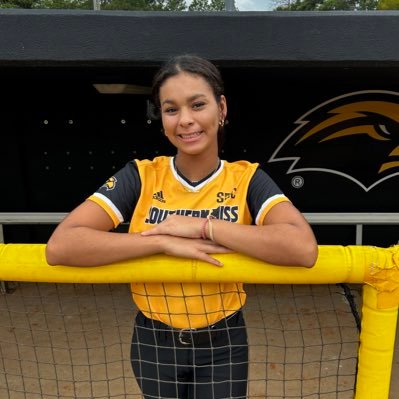 Track& bball||TripleThreat||SS/UT||#1 IG National Cassatta 2025||nationally ranked #37 by extrainnings||adryancox2025@gmail.com|| southern miss softball commit