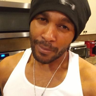 Verde_bambinoHD's profile picture. (poet/philosopher/promoter/writer/singer) We all have a voice! 🏳️‍🌈#Equality #teammotorola #teamfighter Cashapp | $VerdeBlue Twitch| Verdebleu92