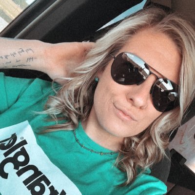 Creek MacRae mama! 💙 Twin mom. forever Shawn Jeffery ♥️
