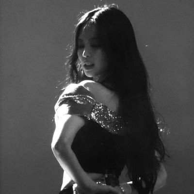 theleoallen's profile picture. ✨✨✨