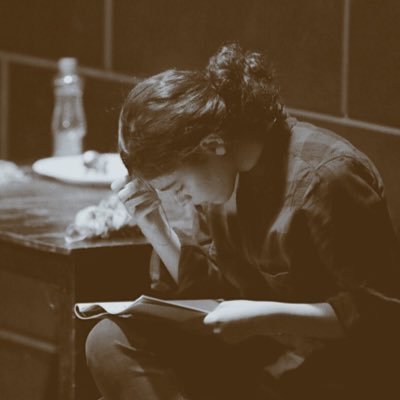 probablynoone__'s profile picture. چیزی که به تو ربطی ندارد به تو مربوط نیست