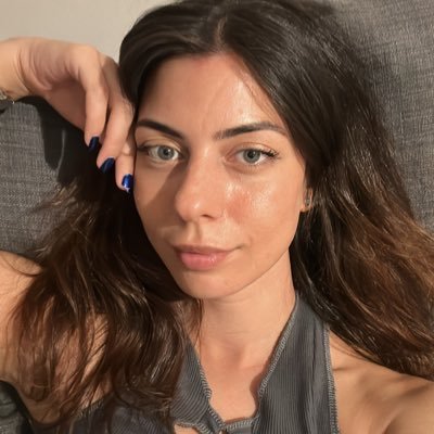 sellcans's profile picture. Bu profil klinomani içerir.