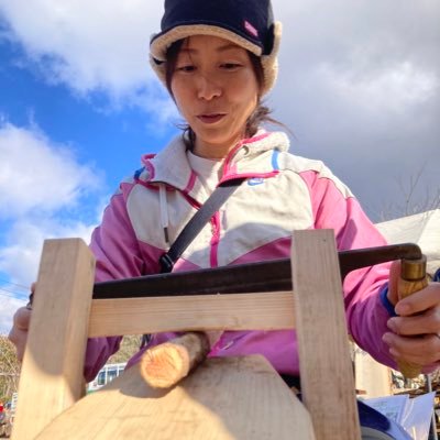 父島の森のようちえん島の子すいみー創始者/白馬の森のようちえん山の子らーら代表/保育士、幼稚園教諭/４児の母/自己肯定感育み専門家/アドラー心理学SMILE修了/森のようちえん指導者養成講座修了/長野県子育て支援員/MFA/野外災害救急法WFAと子どもの救命救急法国際資格(EFR-CFC)失効中