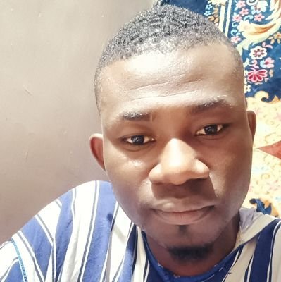 Quand c'est mur sa tombe pas besoin de lancer cailloux...
le sourire impacte positivement notre communauté je vous souhaite de impacter +++ les gens ...