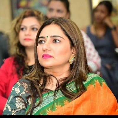 Doctorate, Believer, CEO of @Khyati.boutique Rotarian, Lecturer. Founder & Chairperson of CC
 https://t.co/wTSS0LS6N0
https://t.co/20IEqWInkL