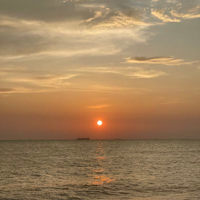 ushernotfound_'s profile picture. We don't always get what we want but we could at least be thankful for what we have.