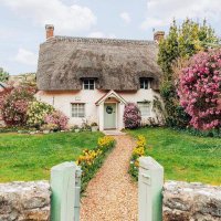 Cutest Cottages🏡Shabby🌸 Cozy🍂 Decor🪻Country🌷(@cutestcottages) 's Twitter Profile Photo