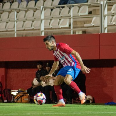 Jugador Profesional de Fútbol @AlgecirasCF 🔴⚪️⚽️ Ex @fcandorra @RMajadahonda @CDBadajoz @Burgos_CF @barakaoficial @cdtudelano y @cdnumancia 27/08/1992 Segovia.