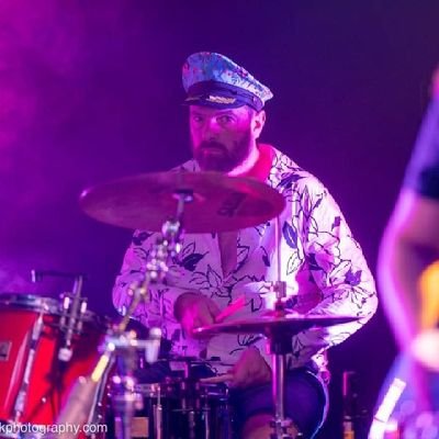 Funky drummer for Carbon Daydreams, music promoter at Black Tom Promo, indie and funk and soul dj. Fuck brexit, fuck nationalism fuck racism.