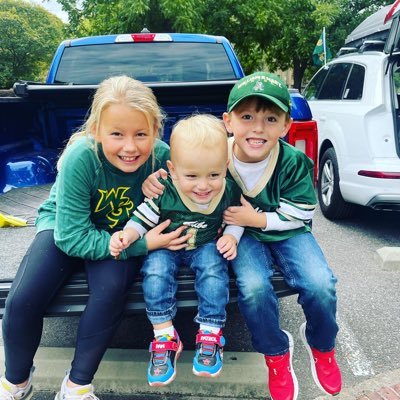Exhausted Mother of 3 kiddos & two yellow labs, W&M 💚💛💚, sports mom, government contractor, health policy consultant, peloton mom