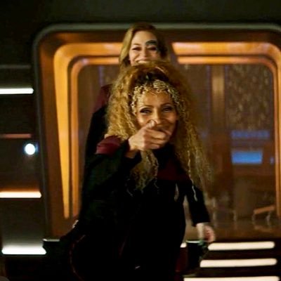 I love all Star Trek Old & New. Seven & Raffi fan account. Instagram: oneimpossiblethingatatime #StarTrekLegacy 🖖🏻🏳️‍🌈 she/her