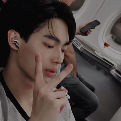 akunbacaduniaau's profile picture. 