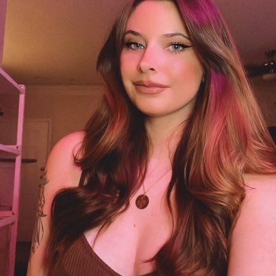Twitch streamer by day, insomniac by night. Come hangout, https://t.co/GU6JIaFrnE