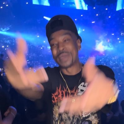 No I can’t be your baby daddy, I’m gud luv. If you wanna be my 4th wife and be a step mom call me 🤙🏽 #LAKERGANG #LAKERFAITHFUL
