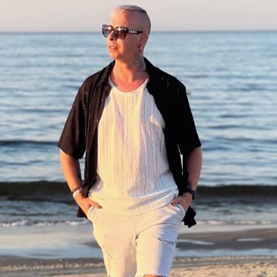 Healthcare82's profile picture. 🏳️‍🌈 Intensivpfleger/TikToker🏳️‍🌈 Neu in #Berlin und immer auf der Suche nach neuen Herausforderungen #gay #intensivpfleger #nurse #dogdaddy