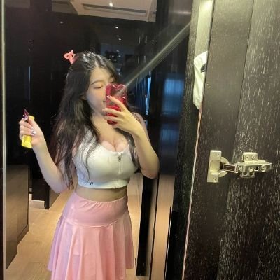 hung1654387's profile picture. 時々泣いてしまいま，私は孤独な小さな女性です.だから彼氏が欲しいんで