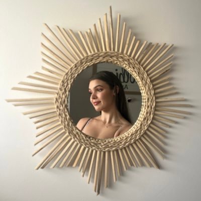 SerenaLWard's profile picture. don’t worry, be happy ♡