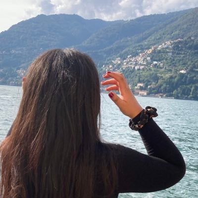 liaxlova's profile picture. Accessoirement tweeteuse. Très accessoirement.