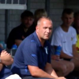 Vriend. Vader. Voetbalgek. UEFA B/TC2 Trainer @vvberkum 2