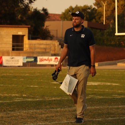 Football and Track (Hurdles) coach at Redwood High School (Visalia) | Former Wyoming Cowboy & Fort Lewis (Colorado) athlete 🏈