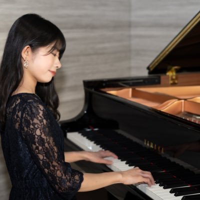 福岡・佐賀を中心に、演奏、ピアノ講師をしています😊 福岡女学院高音楽科、桐朋学園大ピアノ専攻卒業。