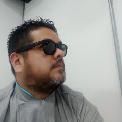 carmoresan's profile picture. 