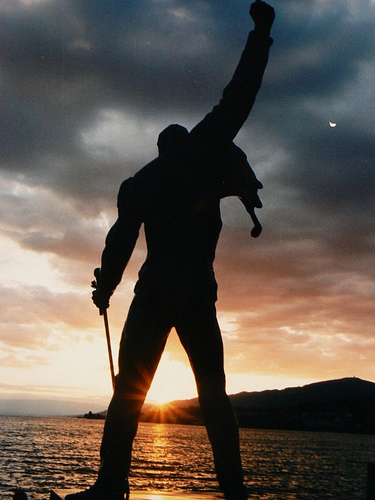 Freddie Mercury 6- septembrer 1946- 24 novembrer 1991
Lover of life, singer of  song