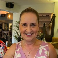 #HelloMyNameIs Lynne(@Lynne_whitaker1) 's Twitter Profile Photo