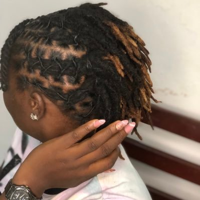 SallyOzioma's profile picture. 💌Letters for the soul, written across Time
Soft, timeless whispers for the feminine heart🌸 Feminine reflections | gentle truths | slow storytelling