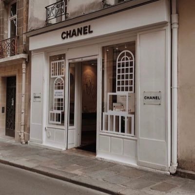 TKlli1's profile picture. محامية قيد الانشاء 🤵🏼‍♀️ منزالك القلبَ .. جعله منزلٍ عامر💙