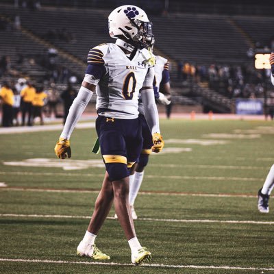 Edna Karr ‘26 DB 6’2 185lbs| 3.5GPA https://t.co/USMvUNBy10