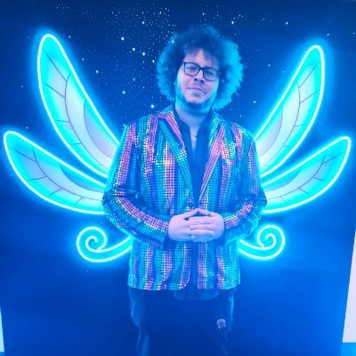 Karaoke maven. Head of Marketing at @game_collection. Occasional VO artist and narrator. Opinions mine. Easy Mode fan. (He/Him)
📧fuzzypixels@live.com
