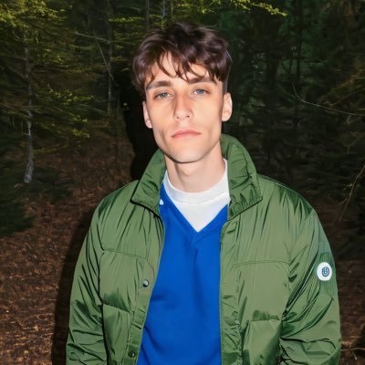 NewWaveCam's profile picture. Clinton Era Centre Left Libertarian