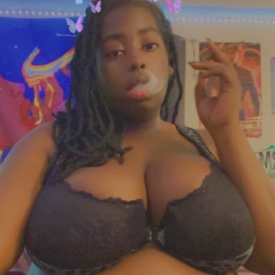 Your friendly big tiddy Jersey Girl 🍒☺️ Content Creator👩🏿‍💻- Top 11% on OnlyFans- Streamer -😈- Gamer - Cannabis Enthuist follow for spicy content