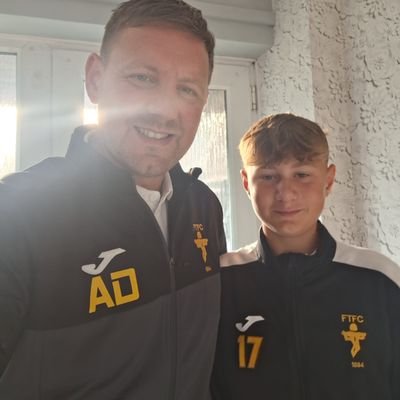 Proud father of 2 boys Fakenham eja u13  coach 💛🖤⚽
Living the dream